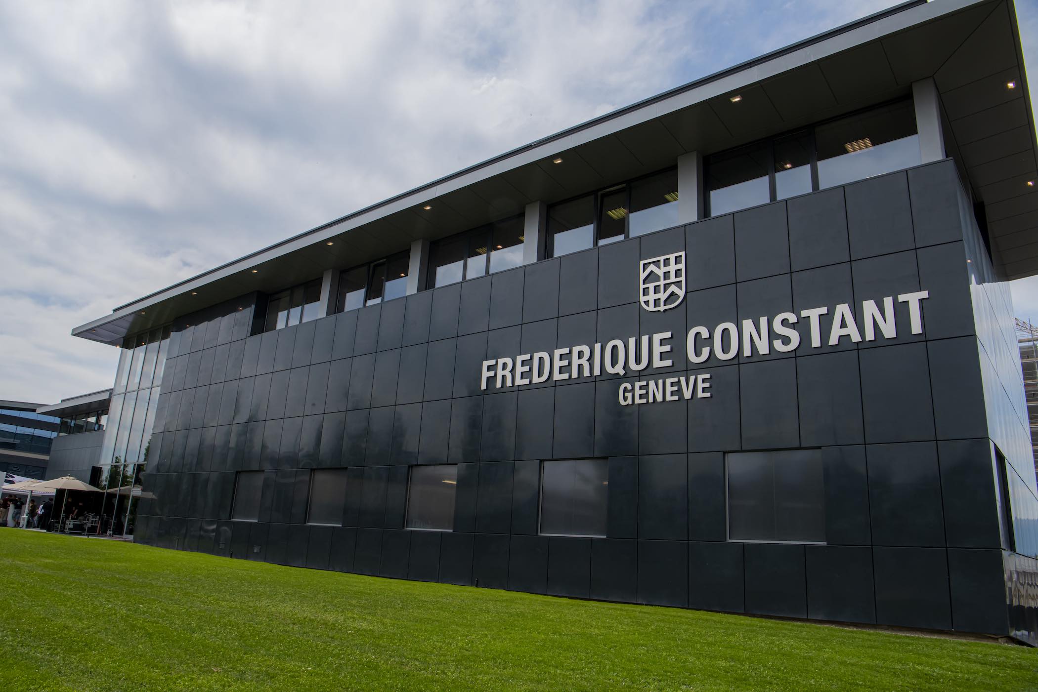 Năm 1988, cái tên Frederique Constant chính thức xuất hiện trên thị trường