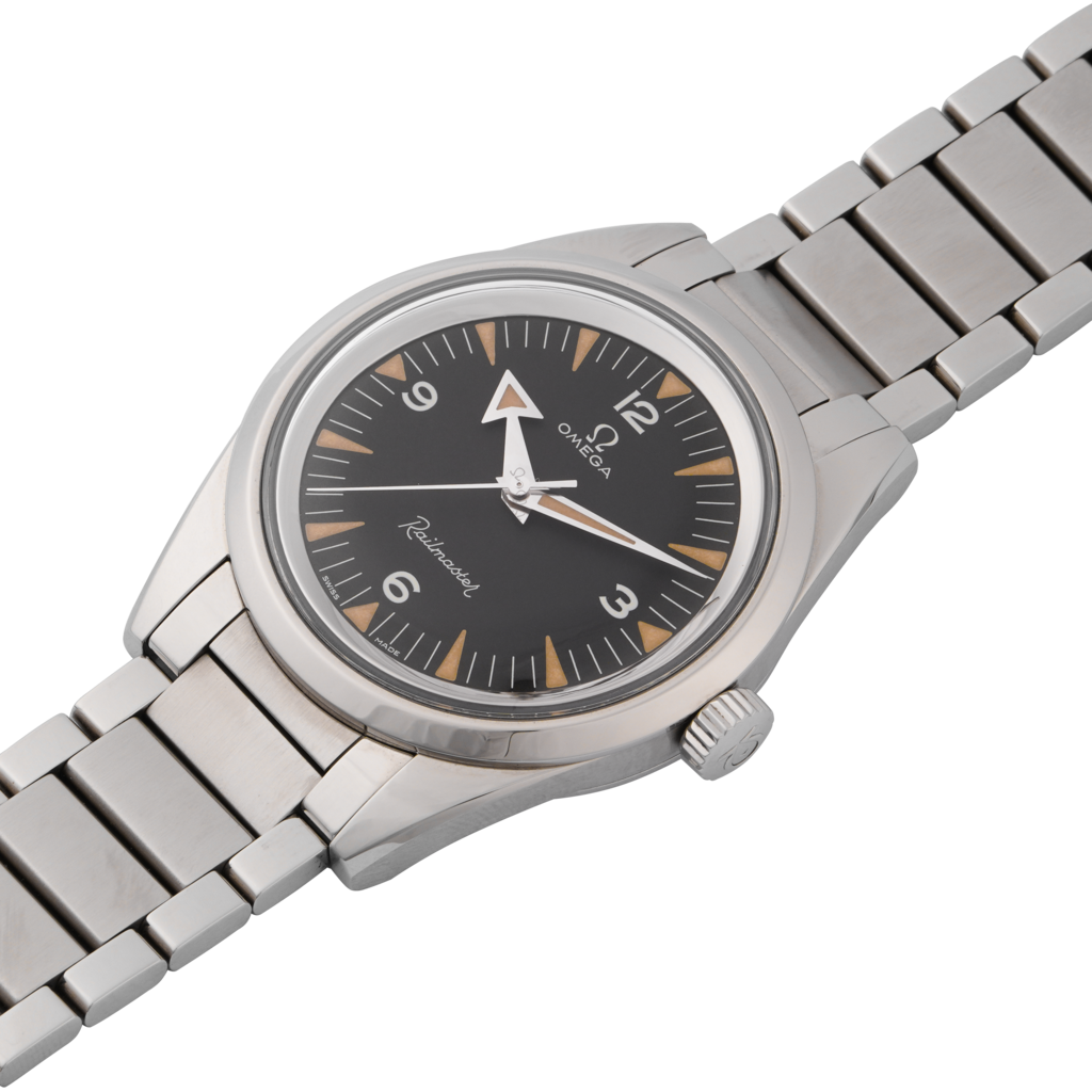 Đồng hồ nam Omega Railmaster Trilogy 1957 nghiêng Đồng hồ nam Omega Railmaster Trilogy 1957 nghiêng