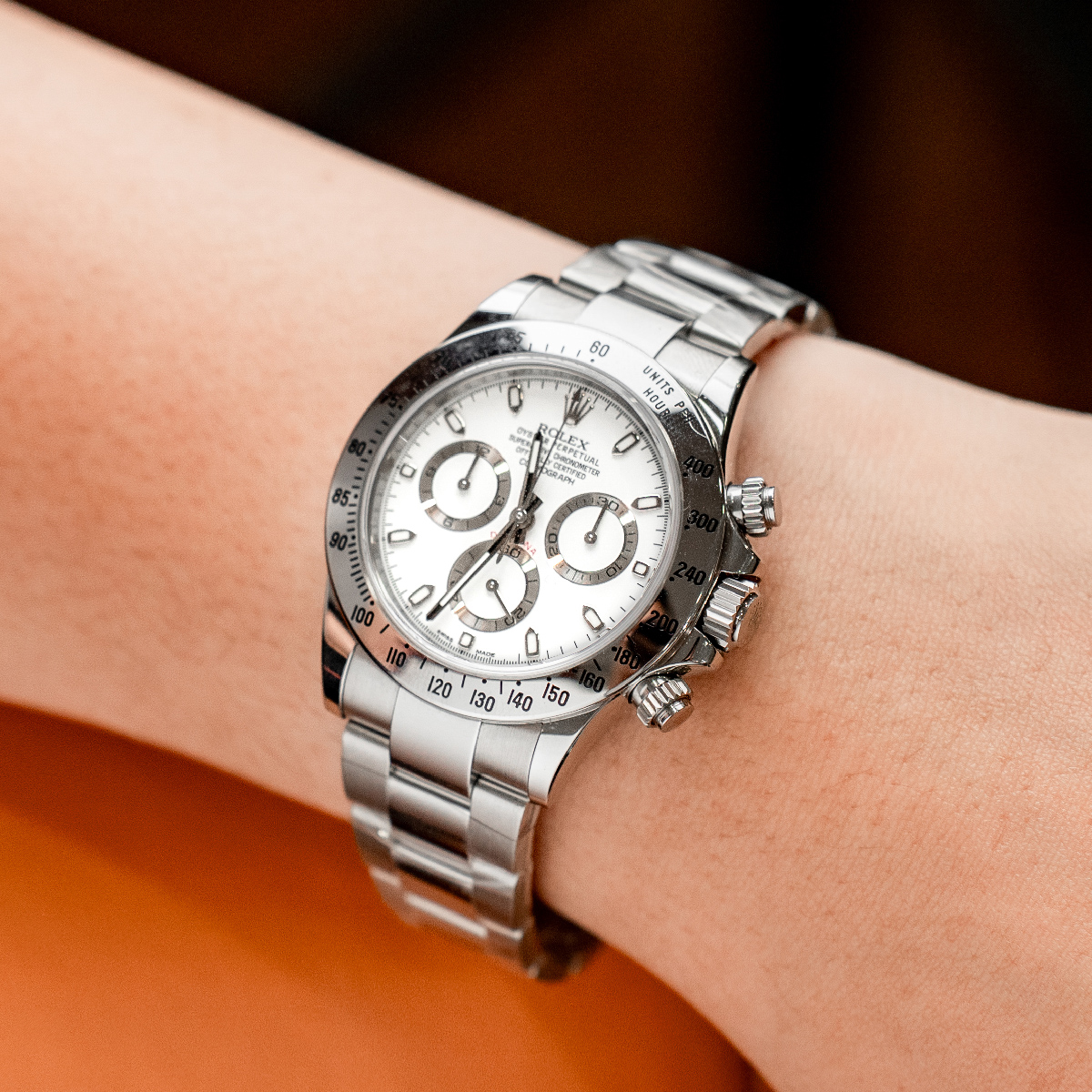 Đồng-Hồ-Nam-Rolex-Cosmograph-Daytona-White-116520-hand-on Đồng-Hồ-Nam-Rolex-Cosmograph-Daytona-White-116520-hand-on