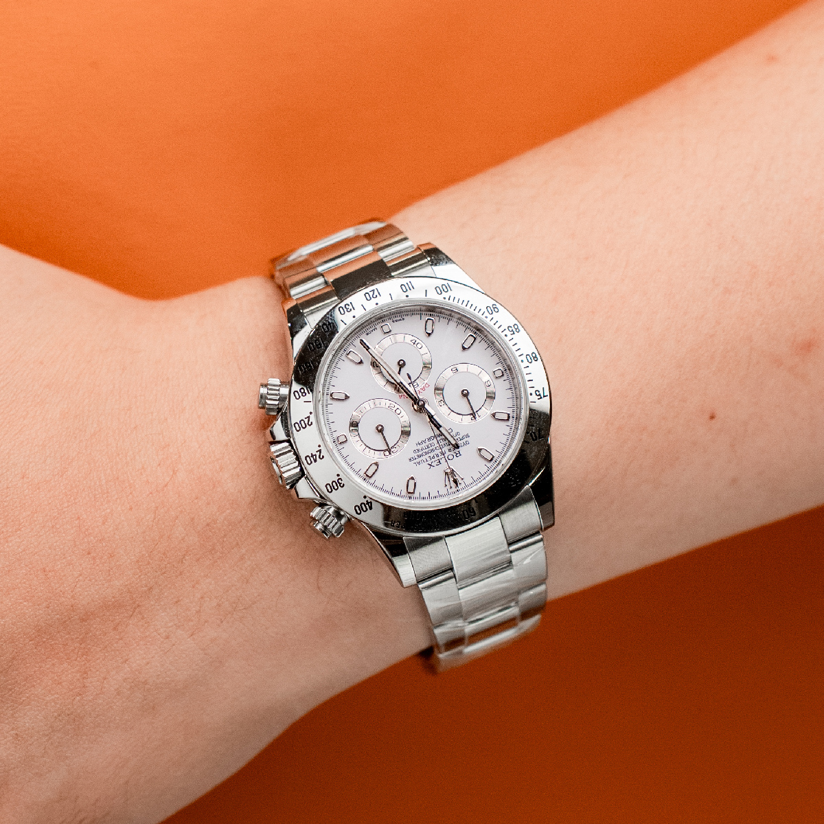 Đồng-Hồ-Nam-Rolex-Cosmograph-Daytona-White-116520-hand-on1 Đồng-Hồ-Nam-Rolex-Cosmograph-Daytona-White-116520-hand-on1