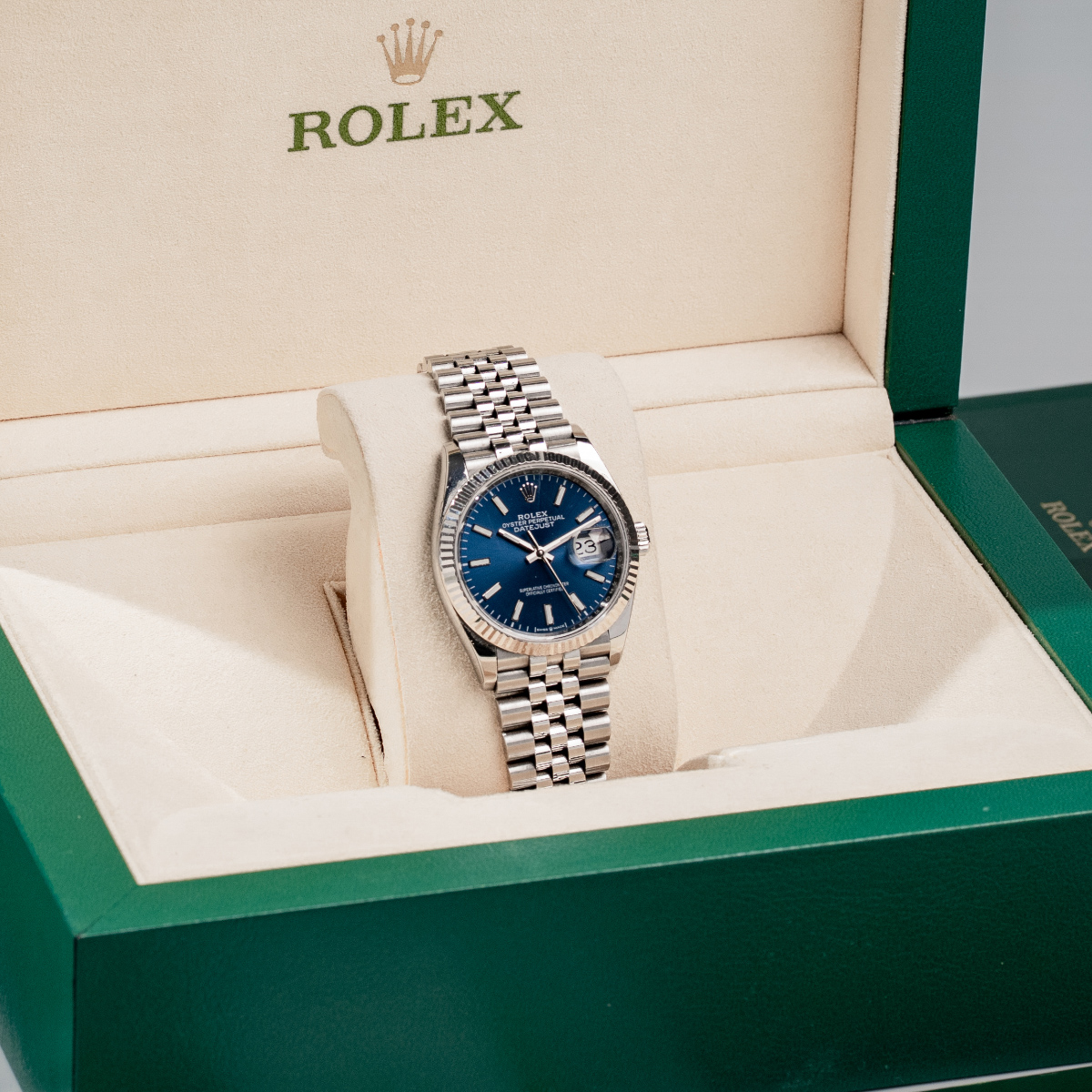 Đồng-Hồ-Nam-Rolex-Datejust-36mm-Navy-Index-126234-box Đồng-Hồ-Nam-Rolex-Datejust-36mm-Navy-Index-126234-box