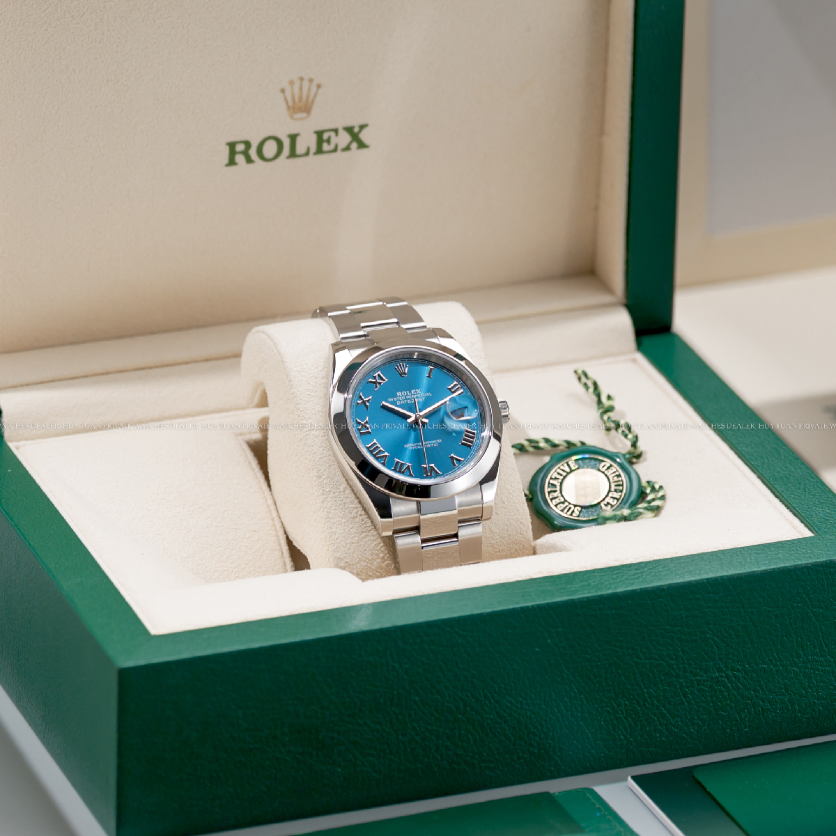 Đồng-Hồ-Nam-Rolex-Datejust-41mm-Mặt-Xanh-Số-La-Mã-126300-box Đồng-Hồ-Nam-Rolex-Datejust-41mm-Mặt-Xanh-Số-La-Mã-126300-box